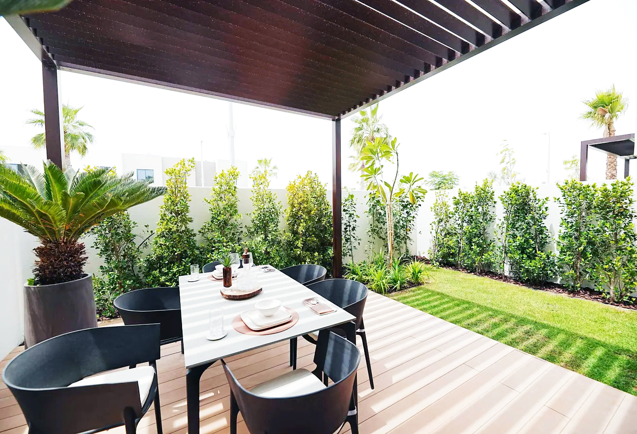 Noya Yas Island villa exterior at sunset, modern architectural façade, Abu Dhabi community